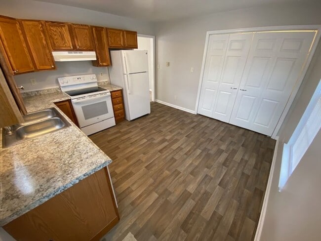 Building Photo - Charming 3-Bedroom Home with Modern Updates – Your New Home!