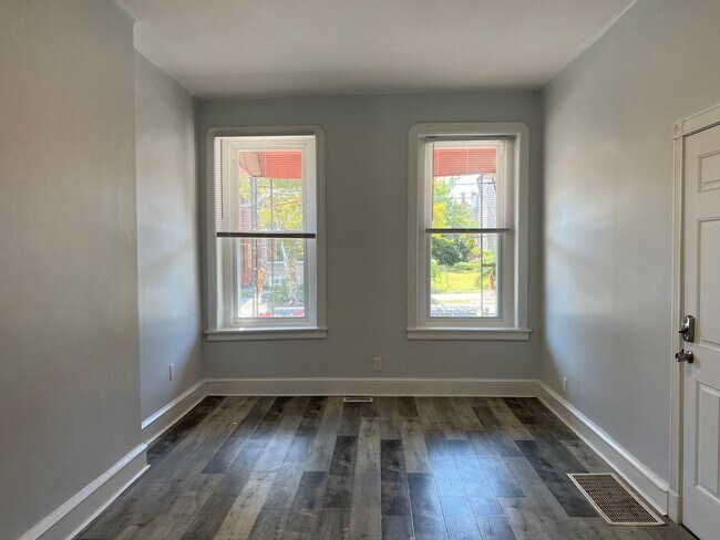 Building Photo - 4129 W Girard Ave
