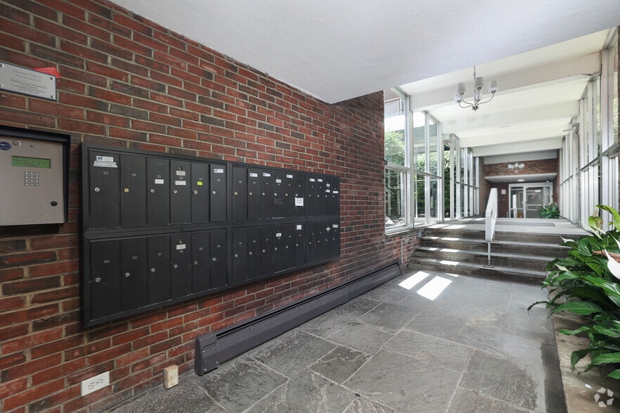 Lobby Photo - Malom Trust Apartments