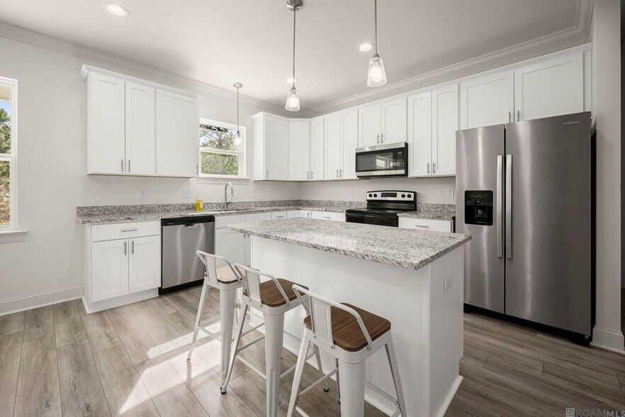 Building Photo - 26400 Ponchatoula Dr