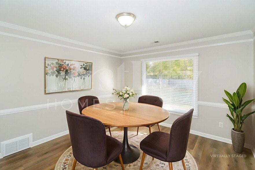 Building Photo - 8827 Dewberry Ln