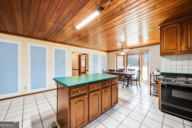 Building Photo - 206 Ridge Cir