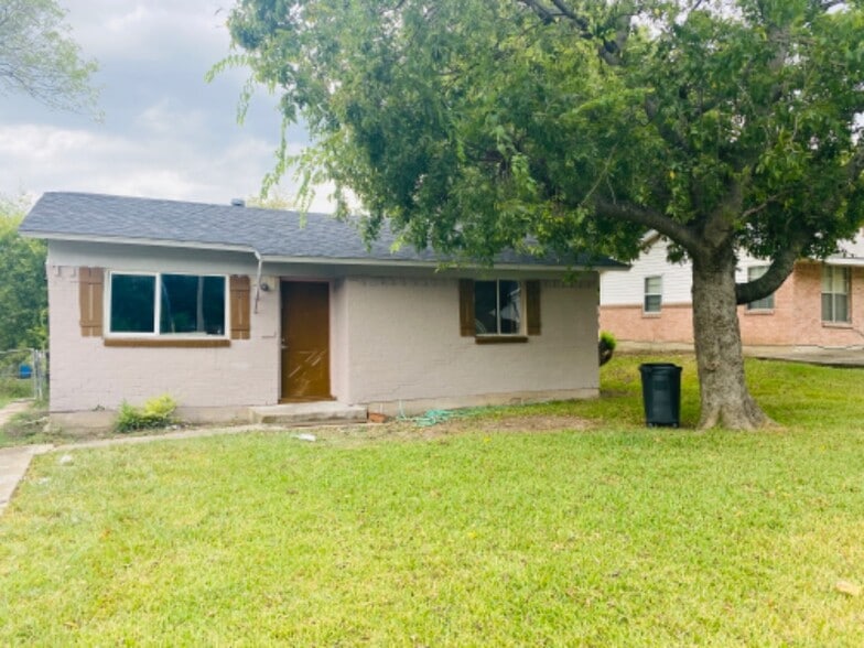 Building Photo - 848 Daffodil Dr