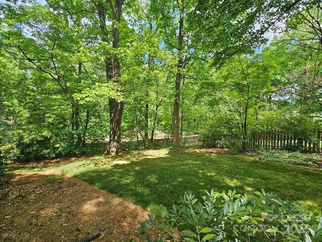 Building Photo - 4015 Brownes Ferry Rd