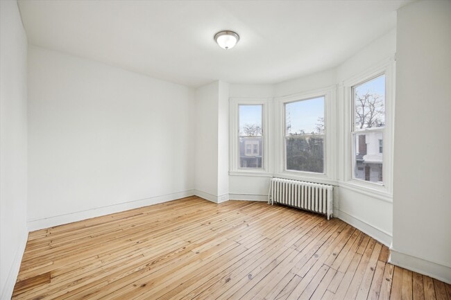 Building Photo - 3833 Pennsgrove St