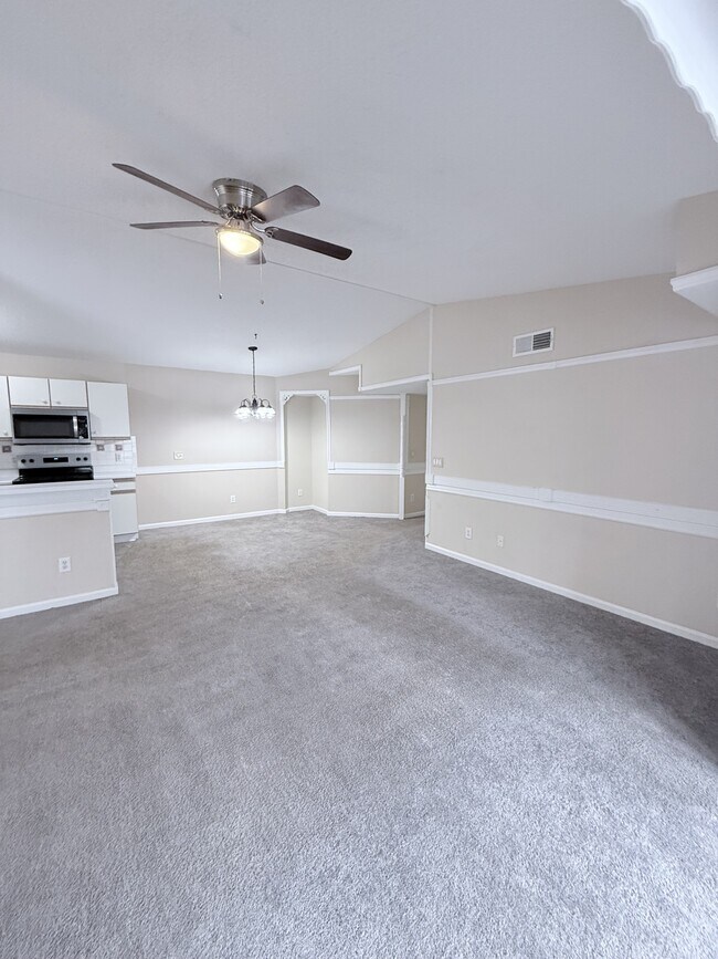 Building Photo - 8558 Hopkins Cir