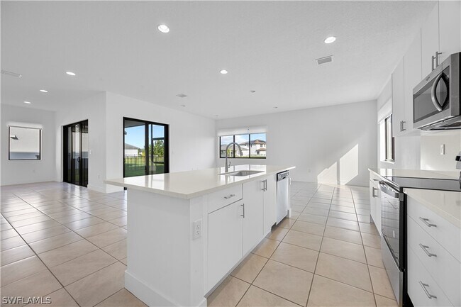 Building Photo - 5032 Frattina St.