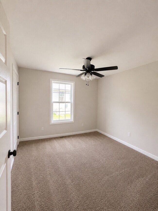 Building Photo - 769 Gleason Dr