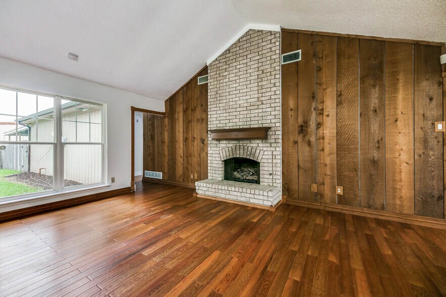 Building Photo - 1607 Heather Glen Ct