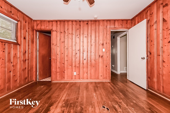 Building Photo - 4707 City View Dr