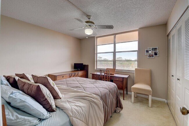 Building Photo - 14671 Bonaire Blvd