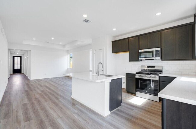 Building Photo - 9730 Bixby Crk Dr