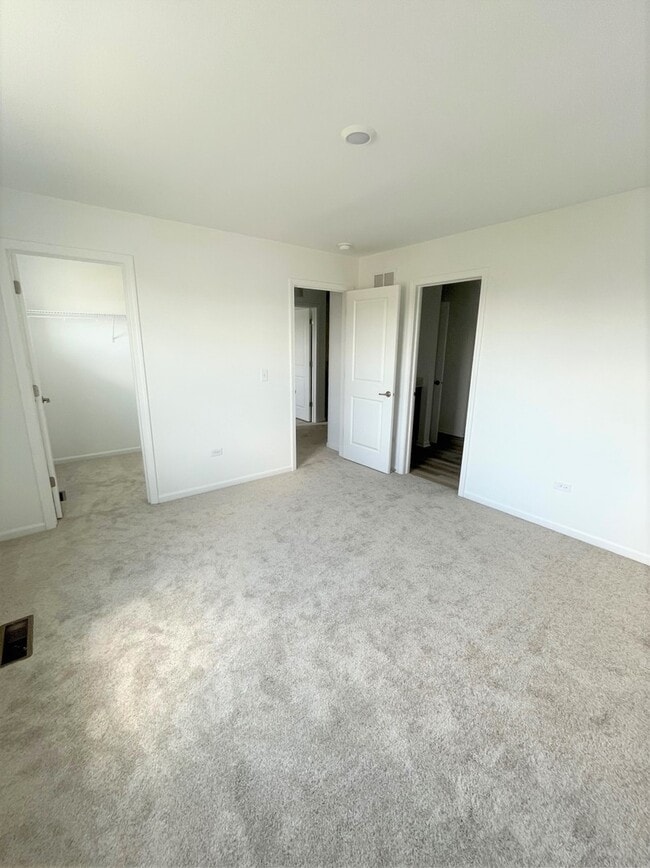 Building Photo - 218 Rhinebeck Wy