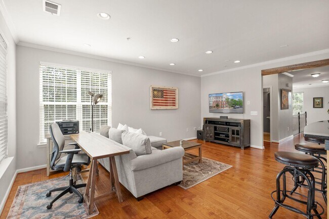 Building Photo - 9502 Lee Ct