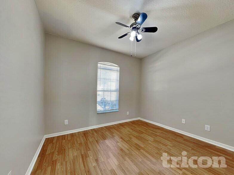 Building Photo - 1227 Gordon Oaks Dr