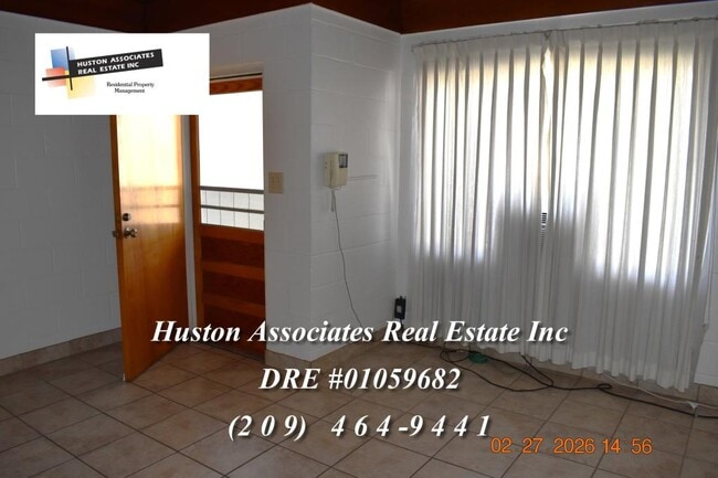 Building Photo - 870 W Euclid Ave