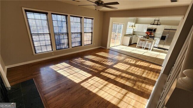 Building Photo - 3330 Ridgefair Dr