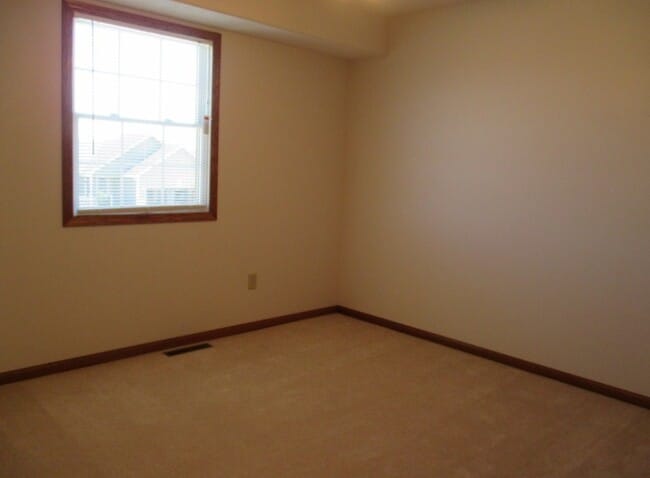 Building Photo - Great Corner Lot
