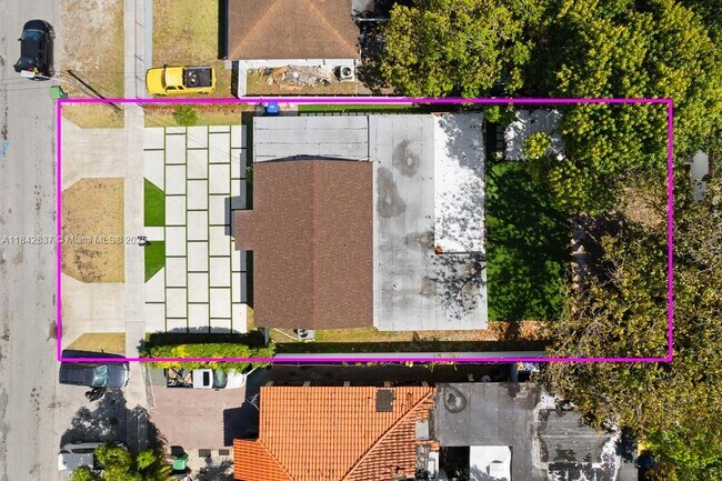 Building Photo - 445 SW 62nd Ct