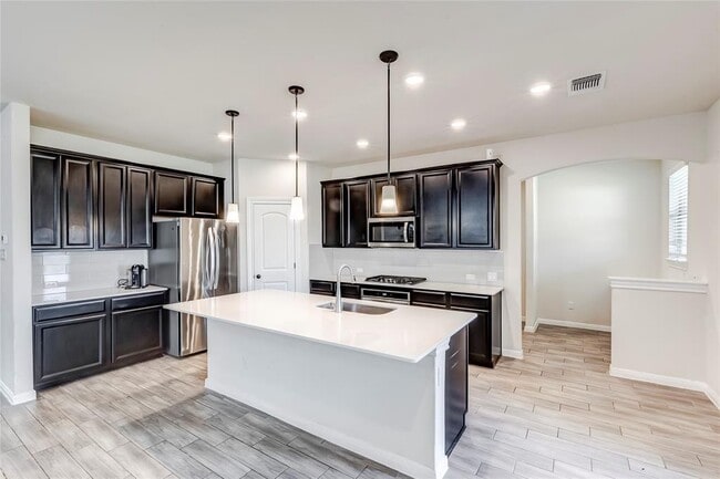 Building Photo - 332 Zuma Dr