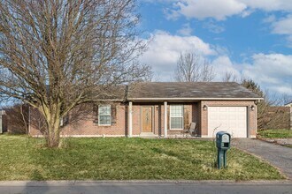 Building Photo - 3 Bedroom 1 1/2 Bath Home for Rent in Charlestown Indiana
