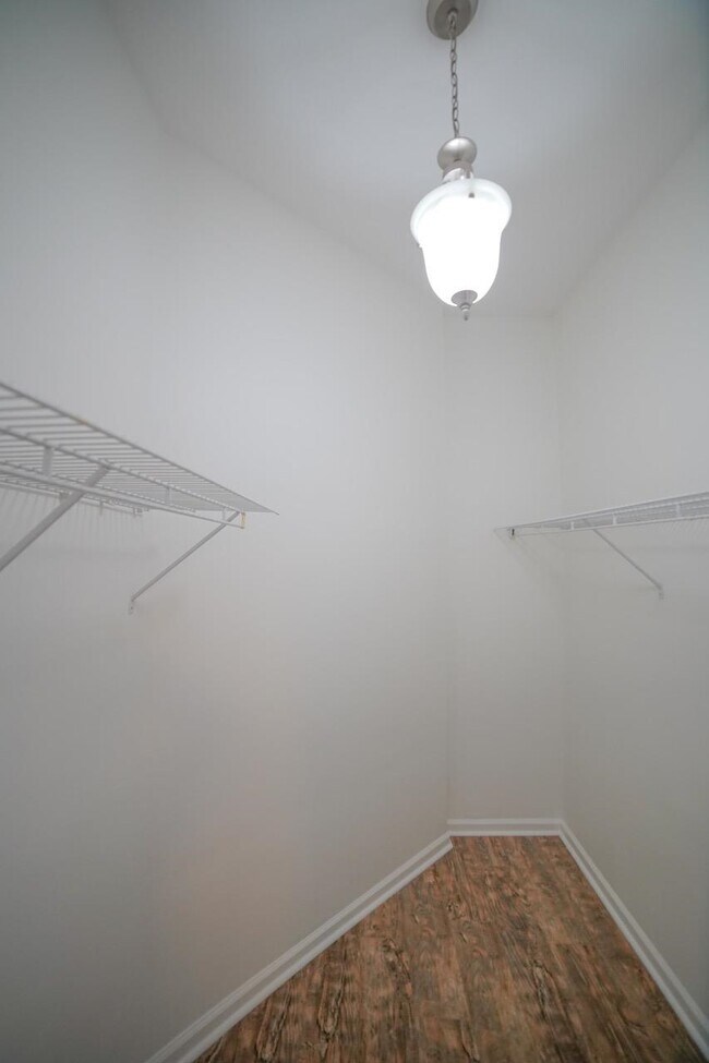 Building Photo - 5569 Hampton Hill Cir