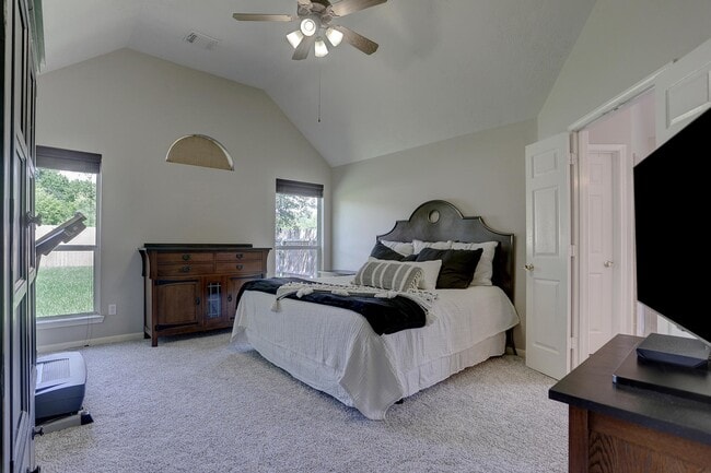 Building Photo - 9127 Morningstar Dr