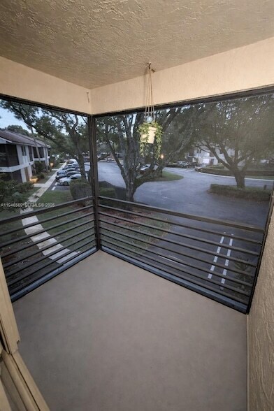 Building Photo - 102 Gardens Dr