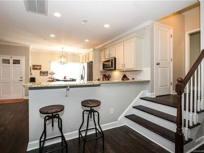 Building Photo - 2000 Euclid Ave