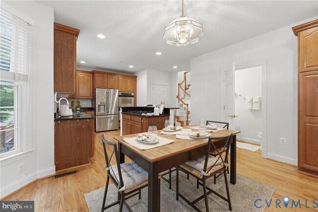 Building Photo - 6806 Thompson Crest Ct