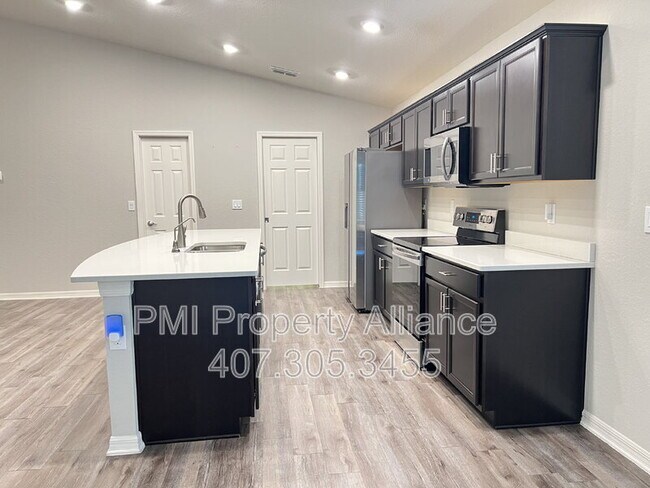 Building Photo - 1002 Corso Dr
