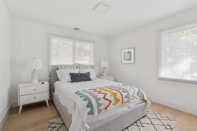 Building Photo - 13 Sherwood Rd