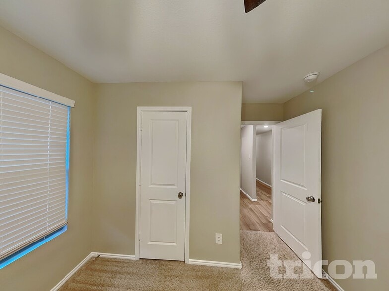 Building Photo - 1001 Odlozil Ln