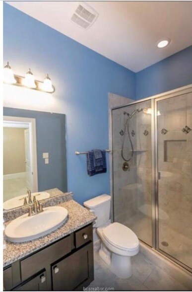 Building Photo - 2513 Hailes Ln