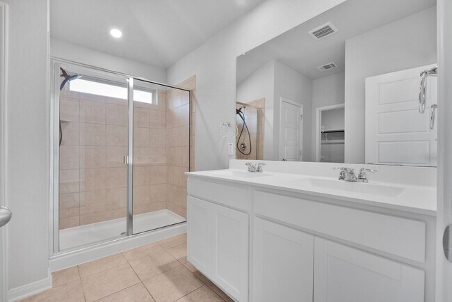 Building Photo - Charming 4-Bedroom 3-Bathroom Home in Westpointe – Community Amenities & Prime Location!