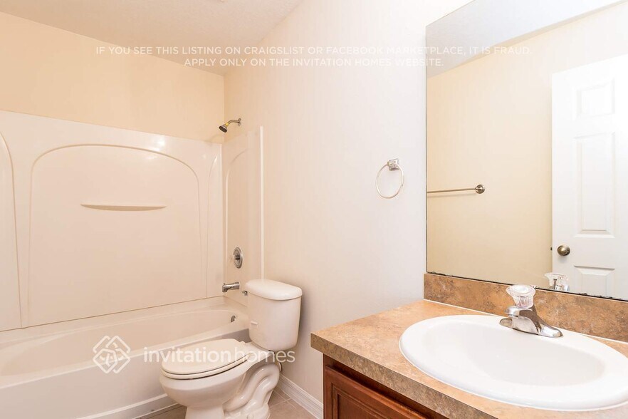 Building Photo - 1356 Maumee St