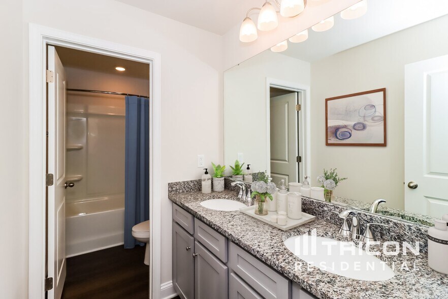 Building Photo - 140 Kingshall Rd