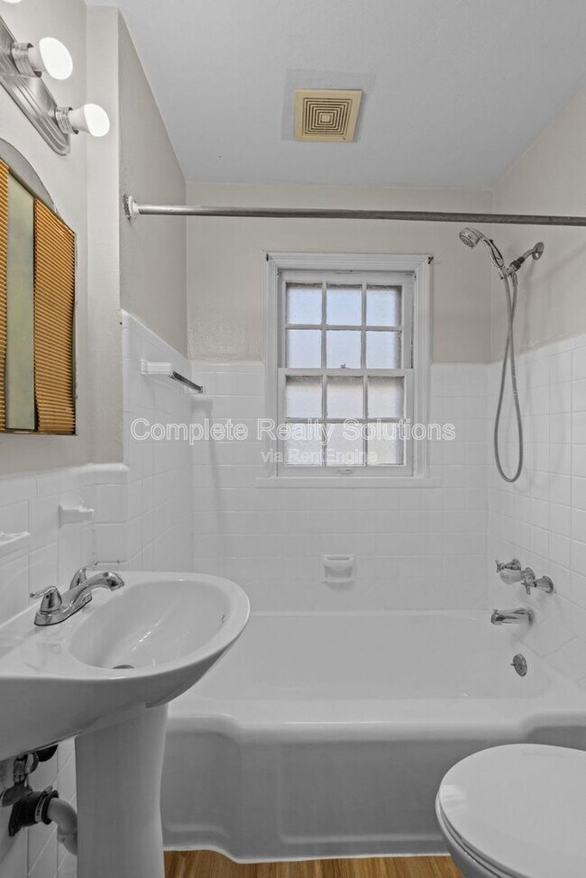 Building Photo - 1150 N Florissant Rd