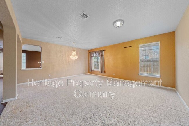 Building Photo - 141 Springtree Gate