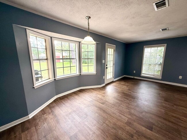 Building Photo - 3/2 Available for Rent in Madison!