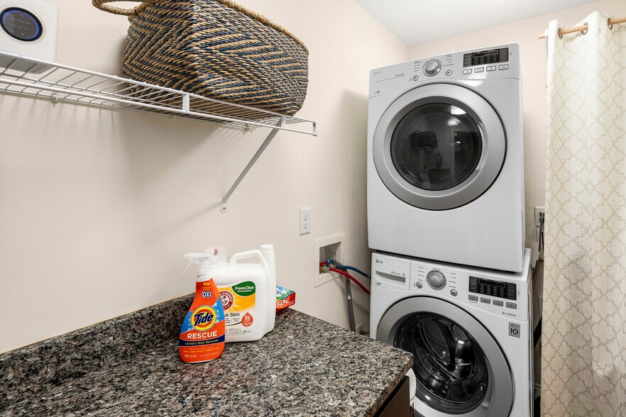 In House Laundry Powered By Rinnai Tankless Water Heater! - 279 E Chestnut St