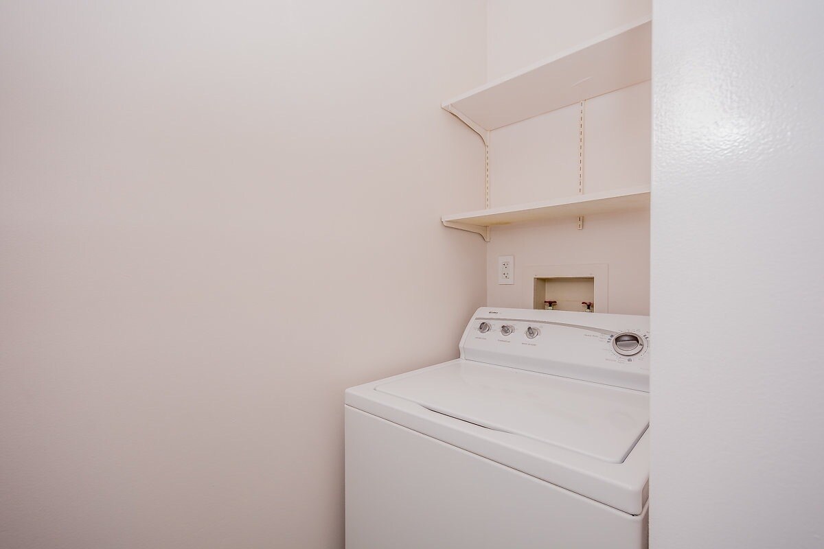 Building Photo - 413 Atlanta Court