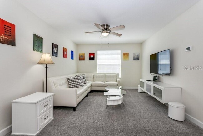 Building Photo - 1561 Flange Dr