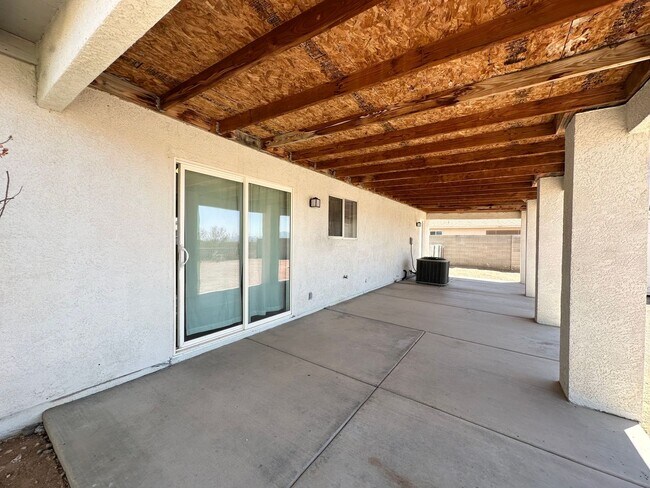 Building Photo - 6582 W Hershey Wy