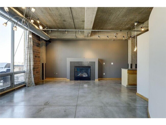 Building Photo - 901 N 3rd St