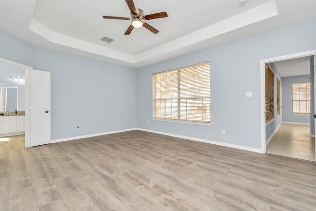 Building Photo - 19 Long Springs Pl