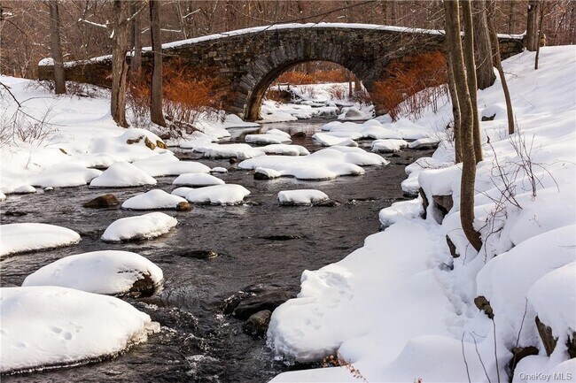 Building Photo - 414 Benedict Ave