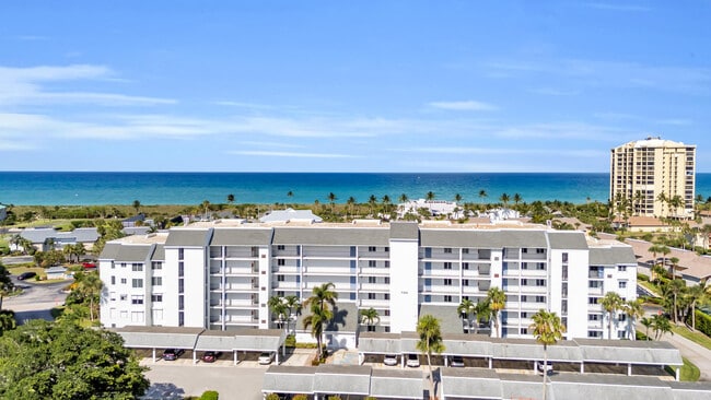 Primary Photo - 2400 S Ocean Dr