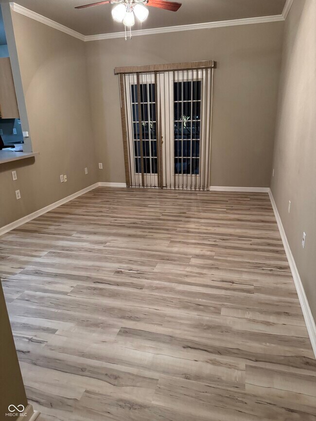 Building Photo - 12926 University Crescent