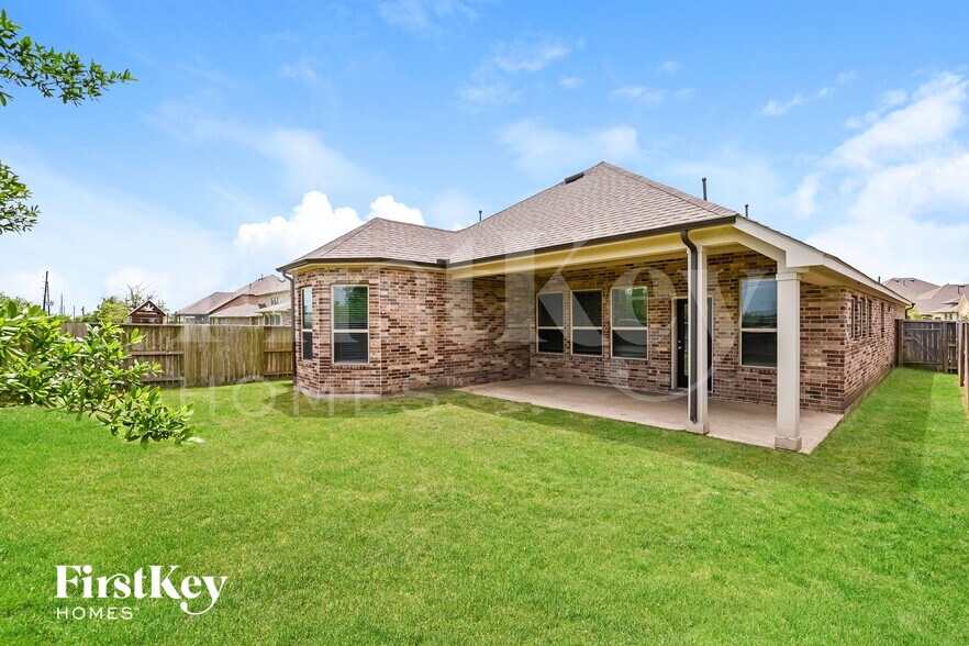 Building Photo - 10327 Armstrong Dr